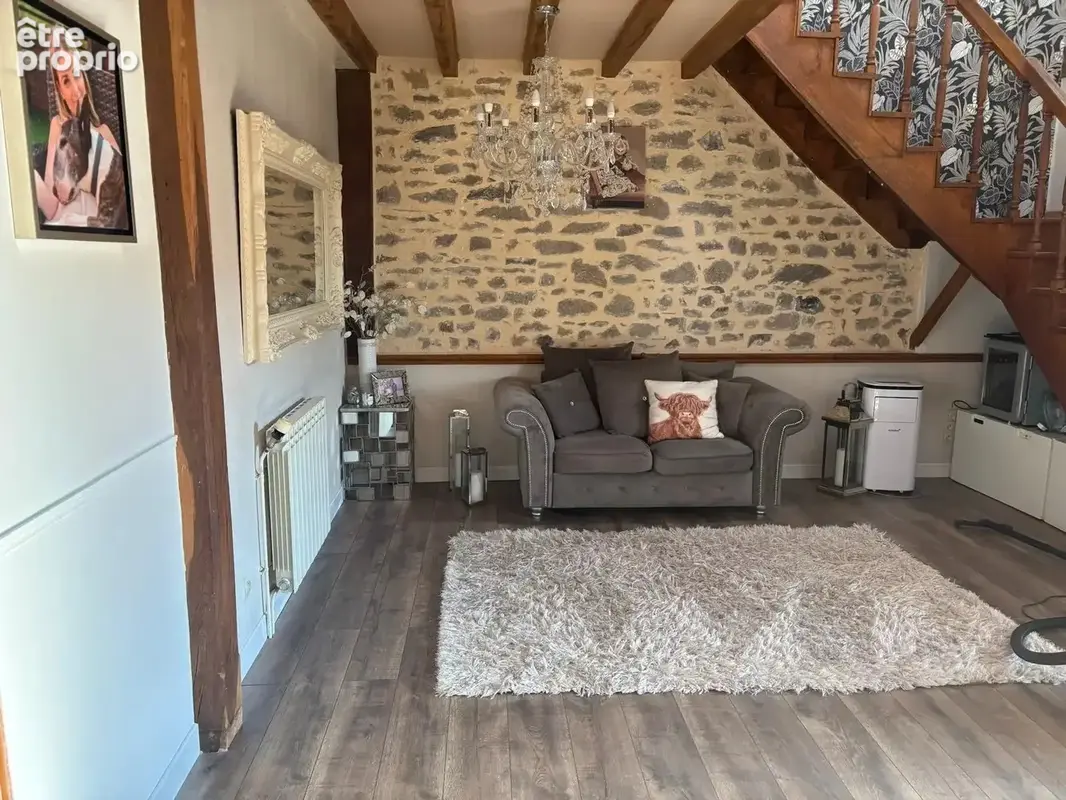 Magnifique maison située au sommet d'une colline, avec 6 chambres et 3 hectares de terrain. - photo 11
