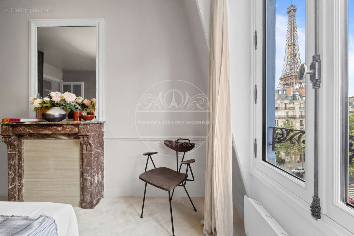 Appartement à PARIS-7E