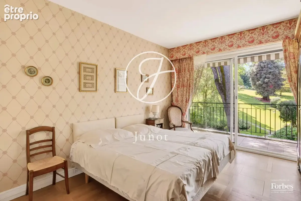 Ville-d'Avray - CENTRE - Appartement de 95,15 m² avec balcon - photo 15