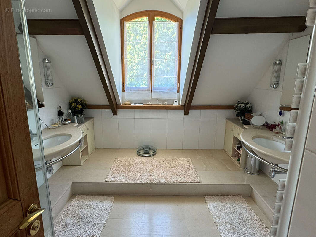 Maison à FEUCHEROLLES