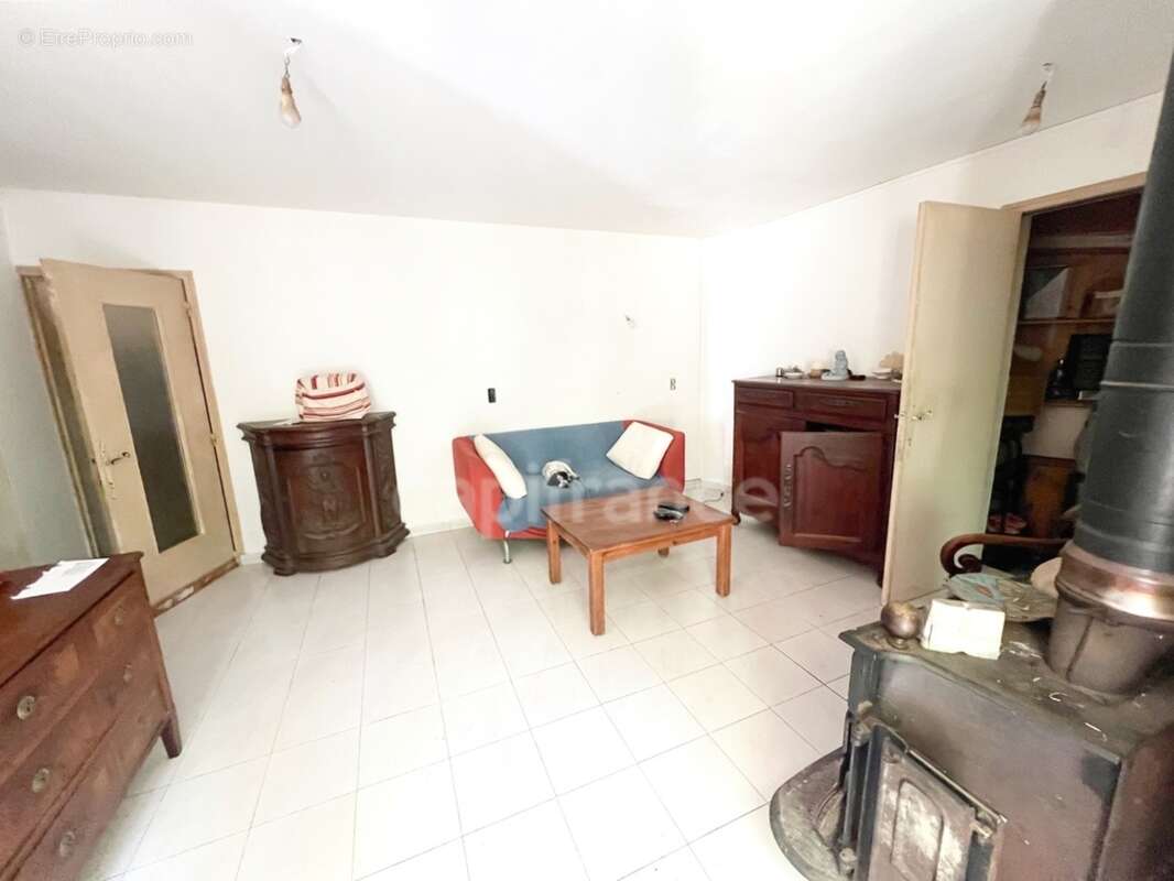 Maison à vendre à Digne-les-Bains – 115 m², 4 chambres, jardin arboré de 300 m², fort potentiel - photo 13