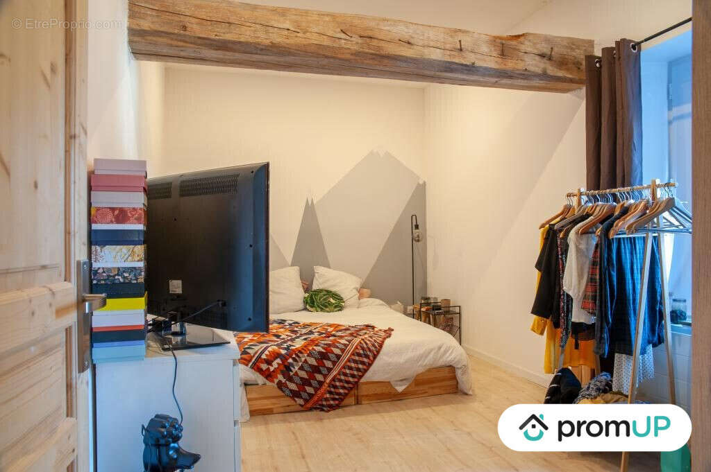 Maison à MONTJAVOULT