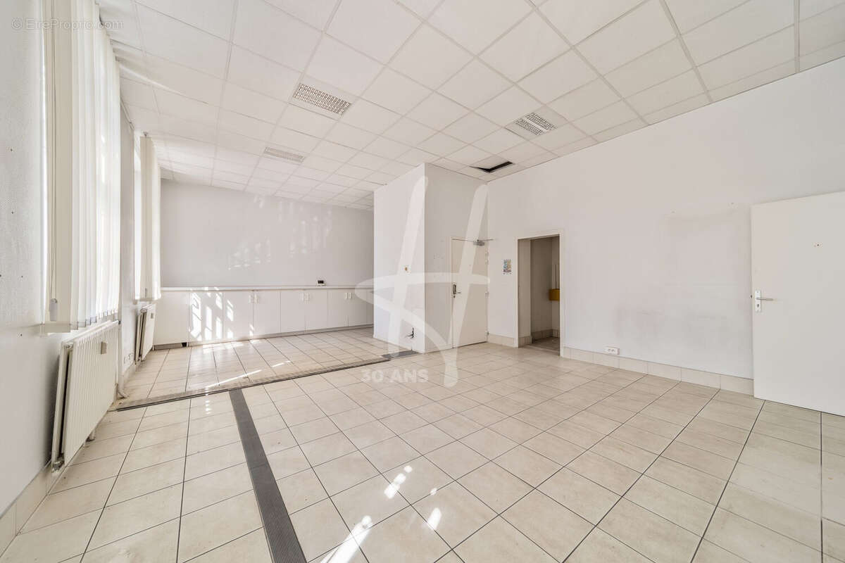 Commerce à CHATEL-SAINT-GERMAIN