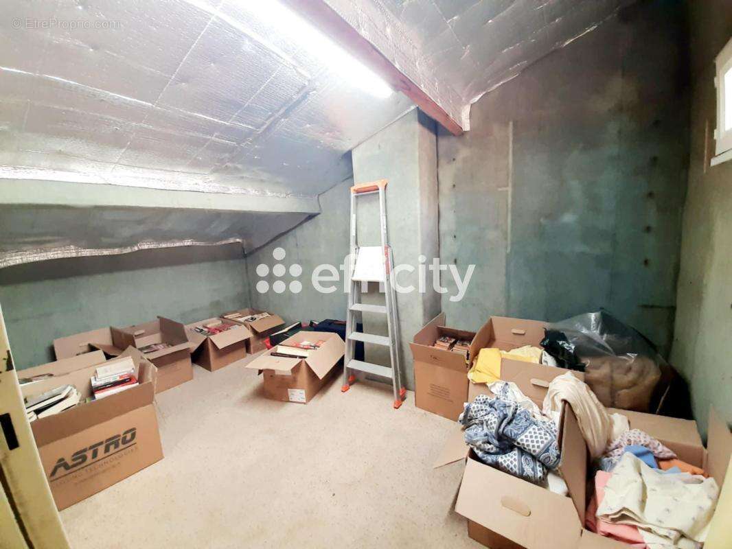 Maison à LES ANGLES