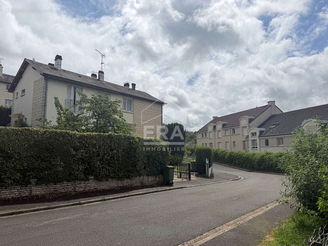 Appartement à BEYNES