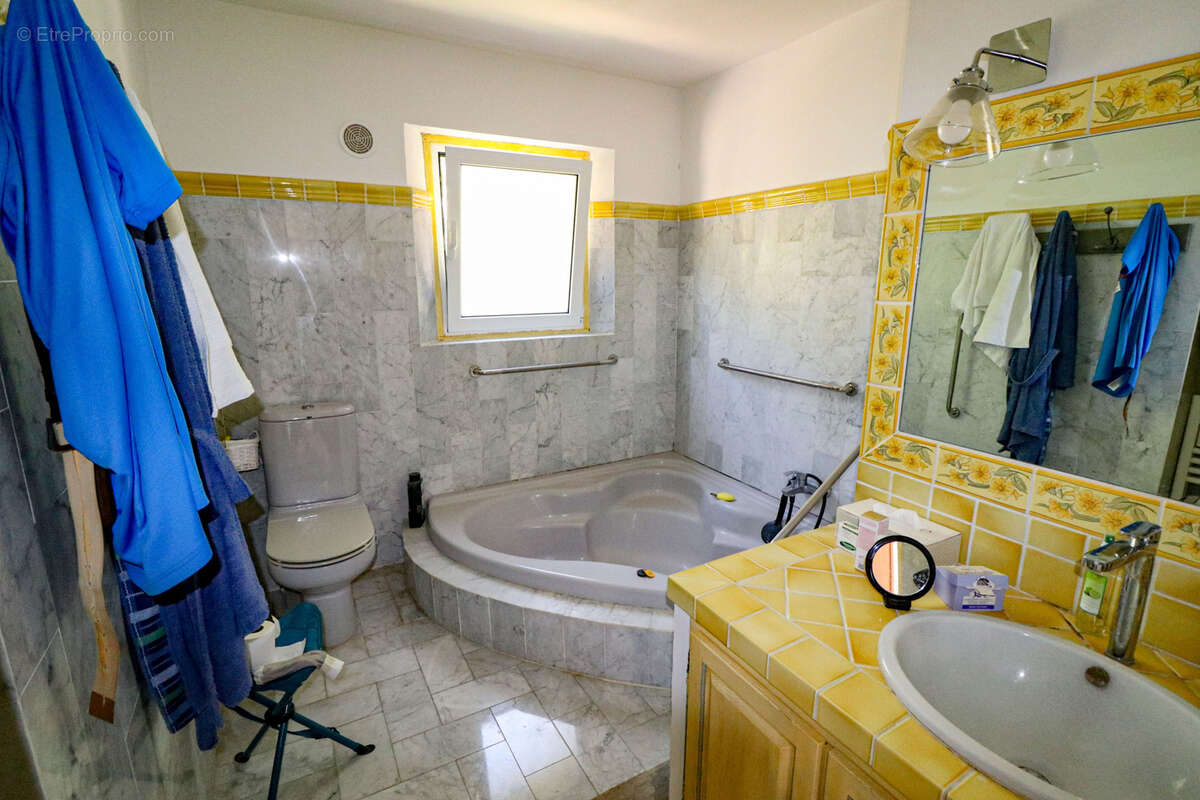 Flayosc exclusivite villa 136m2 3 chambres sur terrain 900m2 avec piscine - photo 29