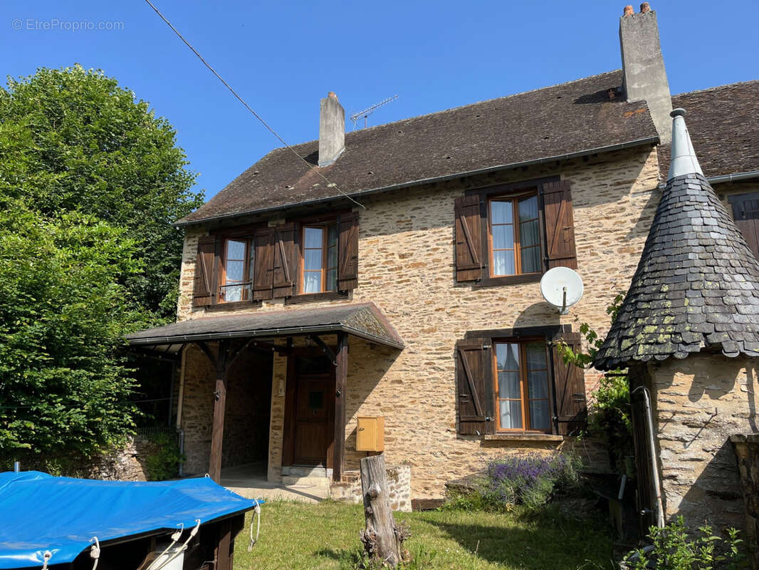 Maison à COUSSAC-BONNEVAL