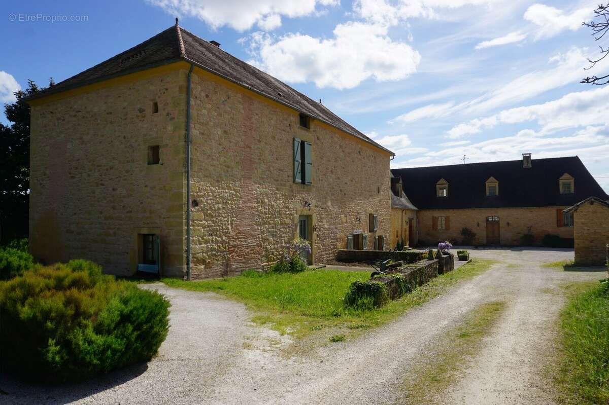 Domaine d'exception en pierre niché au coeur de 2,2 hectares - photo 4