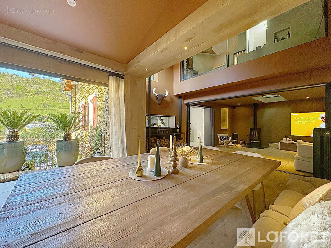 Maison à SAINT-ROMAIN-AU-MONT-D'OR