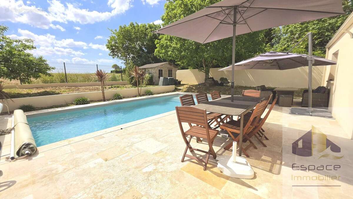 Maison à AIGREFEUILLE-D'AUNIS