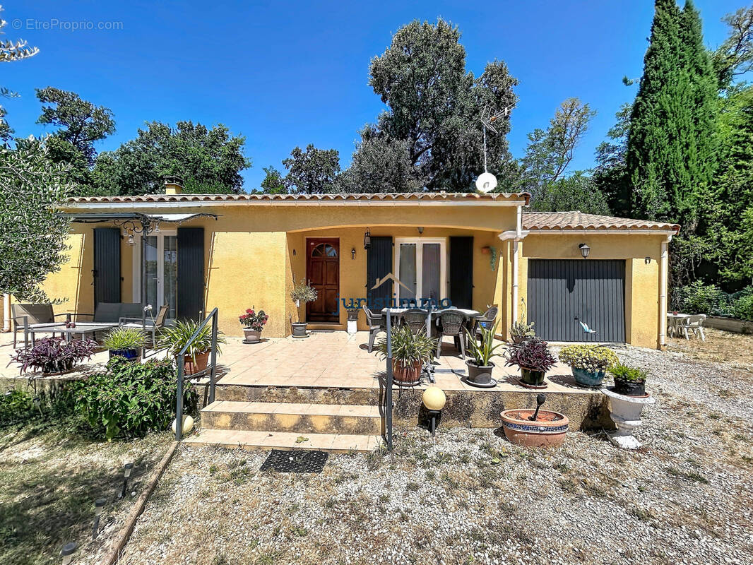 Maison à MONDRAGON