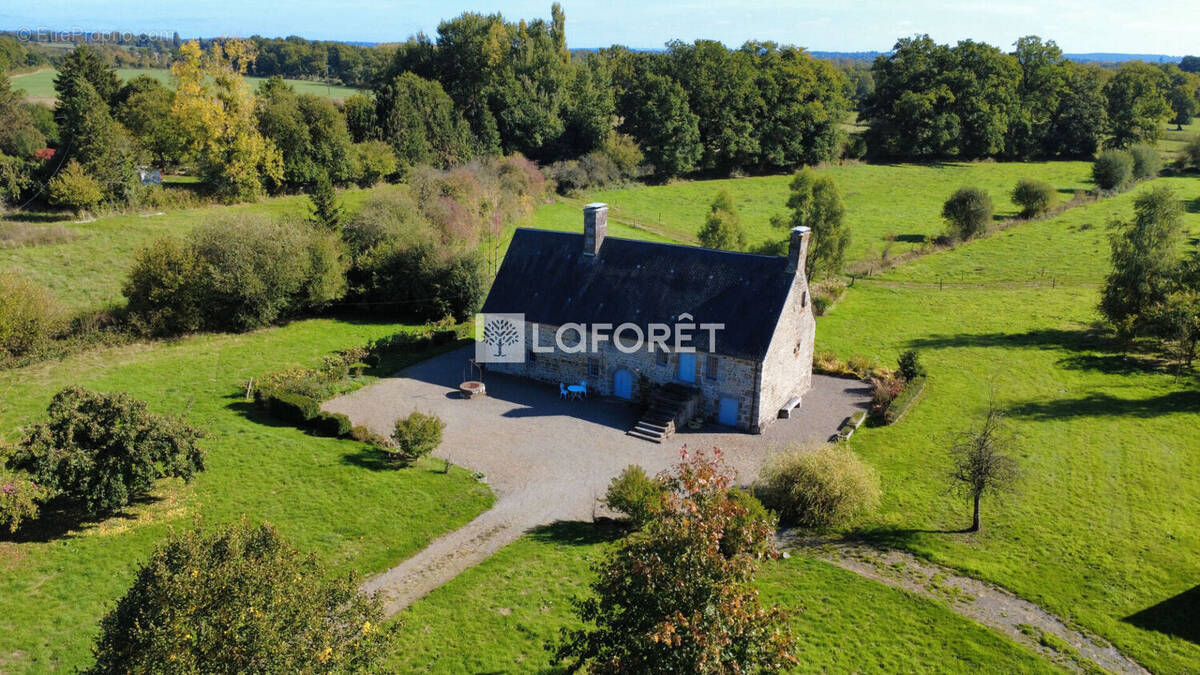 Maison à BELLOU-EN-HOULME