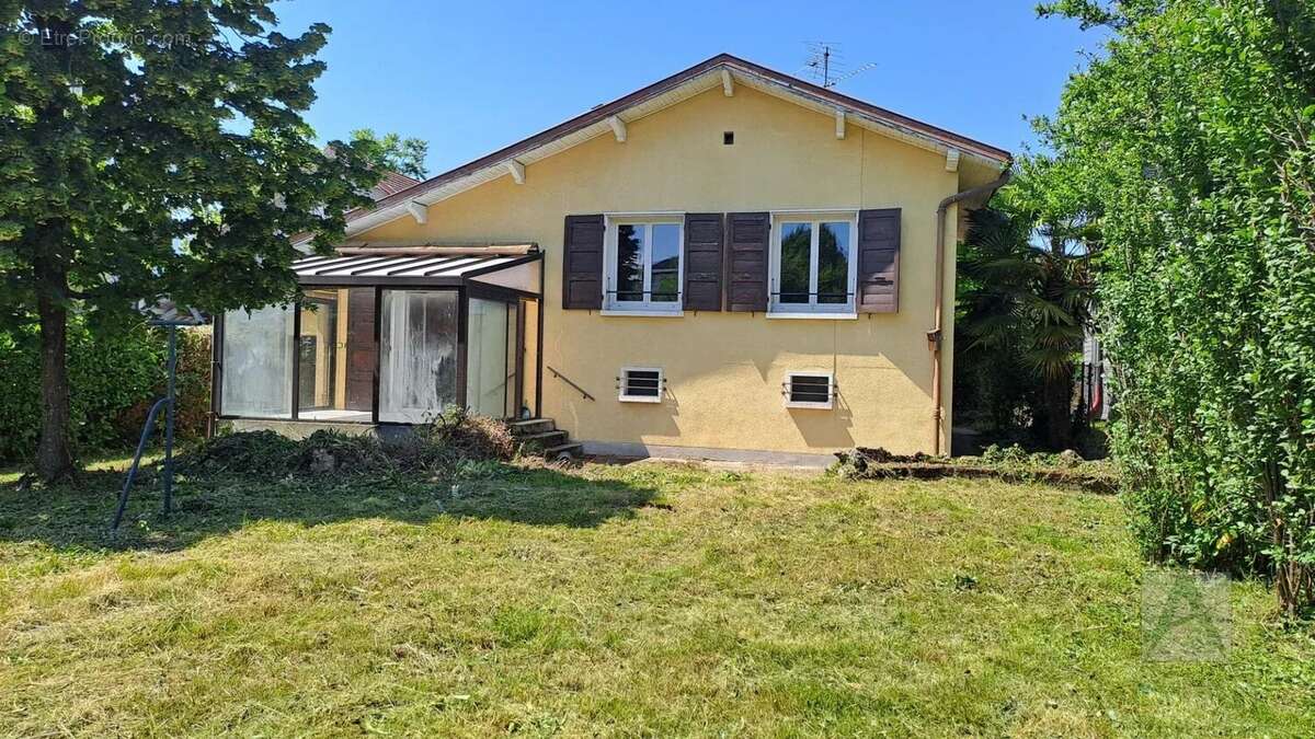 Maison à BASSENS