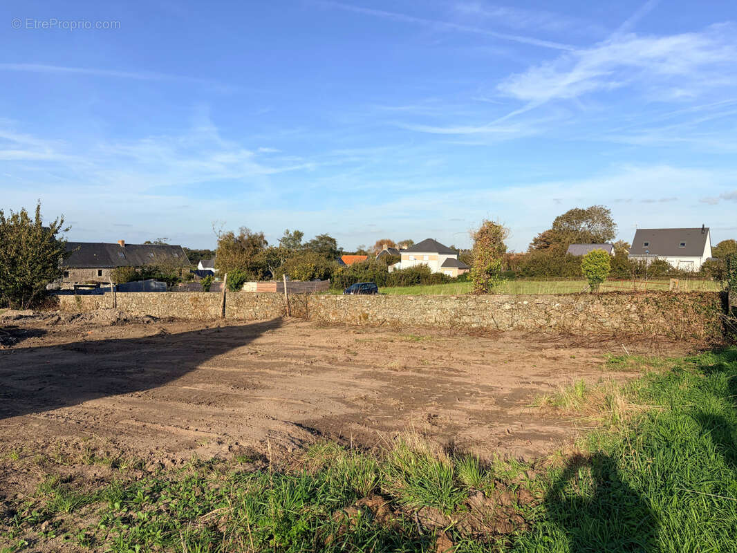 Terrain à GOUVILLE-SUR-MER