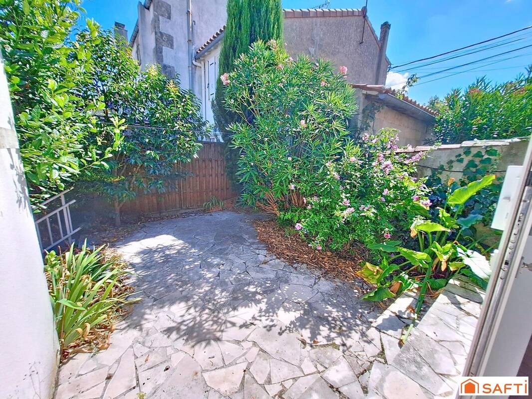 Photo 1 - Maison à COGNAC