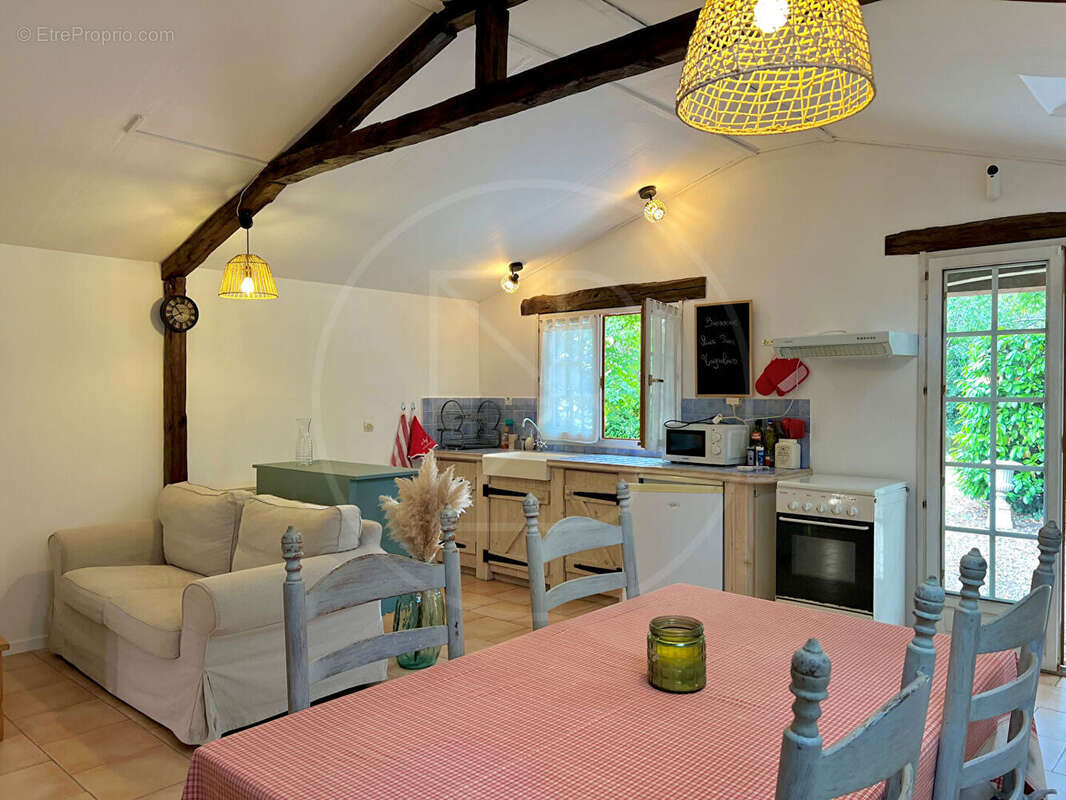 Maison à SAINT-LEON-SUR-L&#039;ISLE