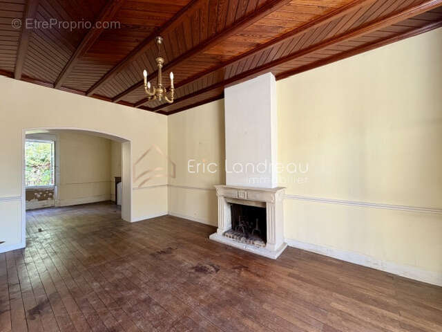 Maison de Maitre à rénover 8 pièces avec combles et cave - centre ville - photo 3