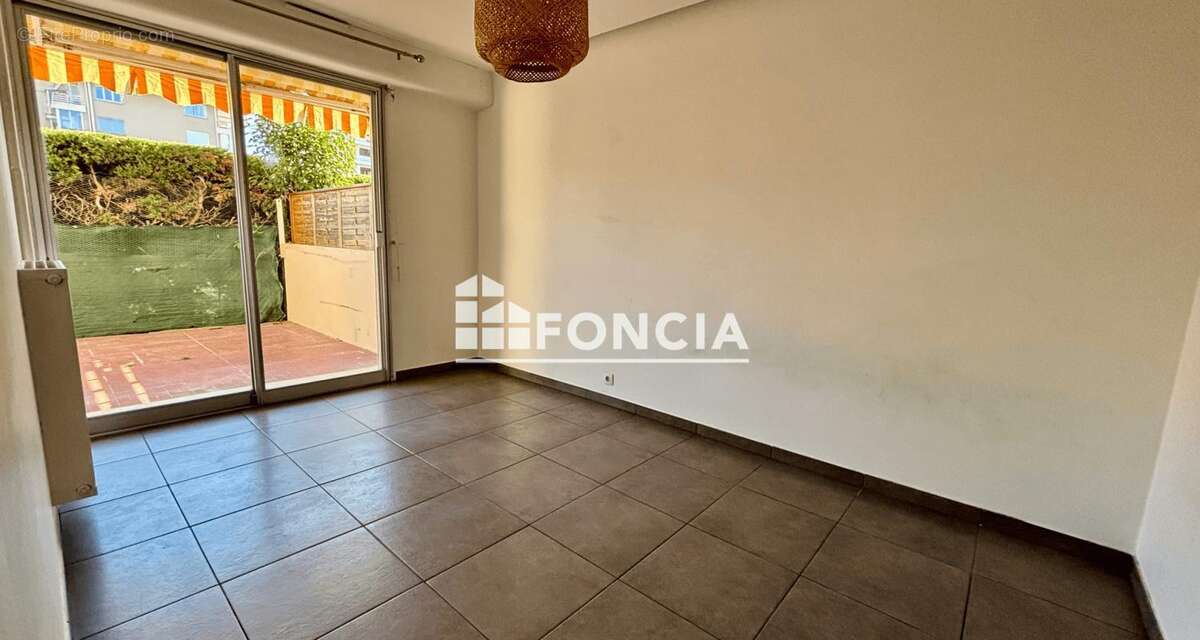 Appartement à VALLAURIS