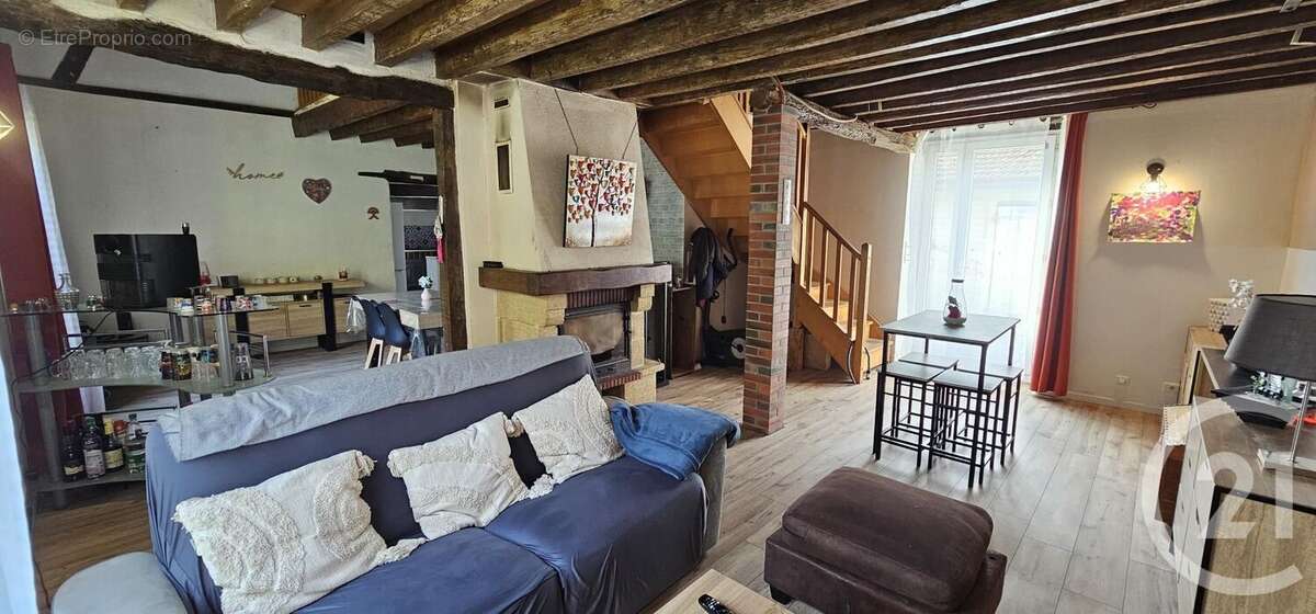 Maison à MESLAY-LE-VIDAME