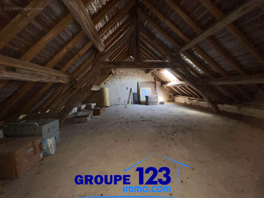 À Charentenay, découvrez cette maison pleine de potentiel ! - photo 22