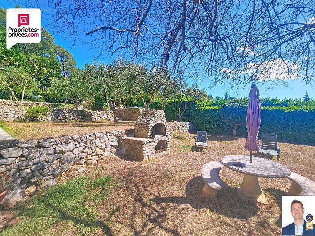 Maison à SAINT-CEZAIRE-SUR-SIAGNE