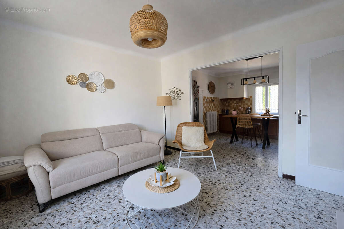 Maison à MORIERES-LES-AVIGNON