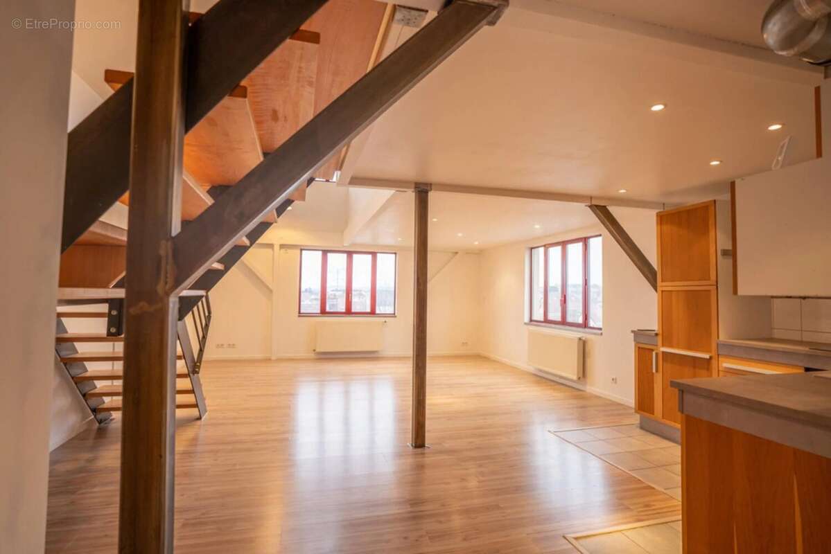 Appartement/Loft 5pièces 96m² - photo 2