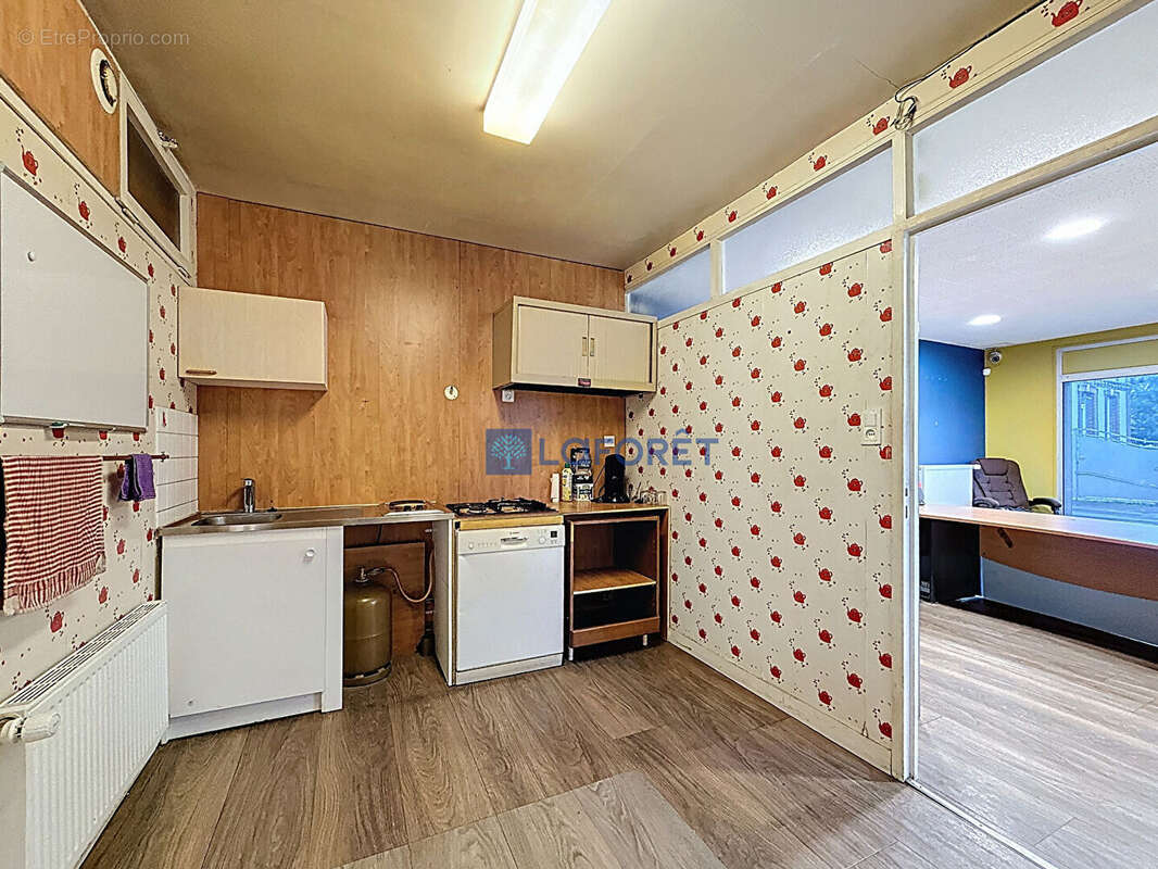 Ensemble immobilier 350 m2 - Atelier - Local commercial et appartement - photo 10