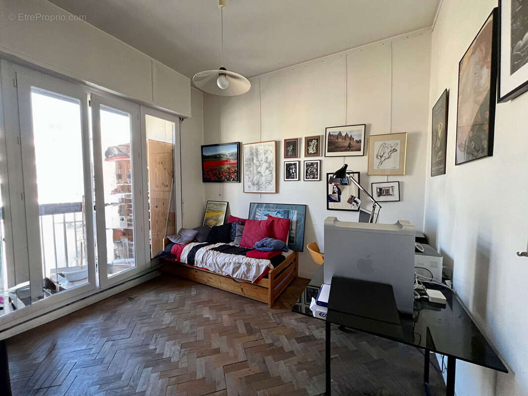 Appartement à MARSEILLE-2E