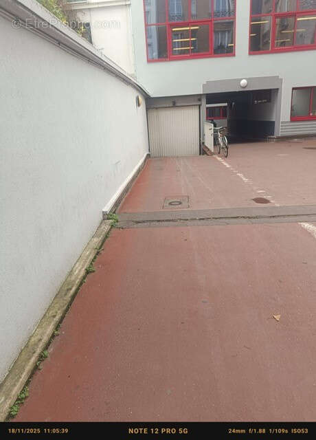 Parking à PARIS-10E