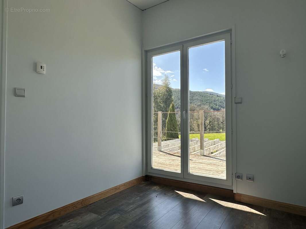 Maison à SAINT-DIDIER-SUR-BEAUJEU