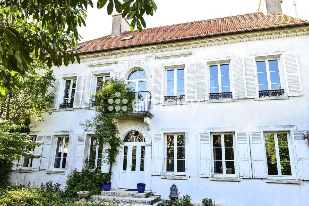 Maison à VILLENEUVE-SOUS-DAMMARTIN