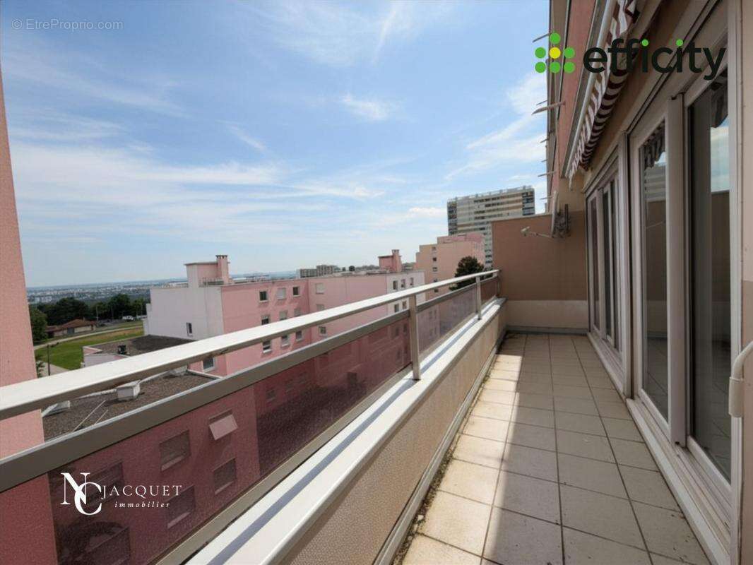 Appartement à RILLIEUX-LA-PAPE