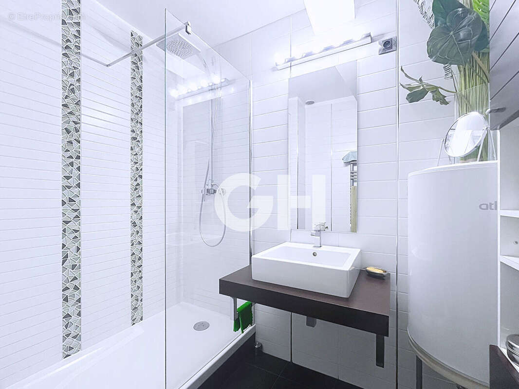 Appartement à PARIS-11E