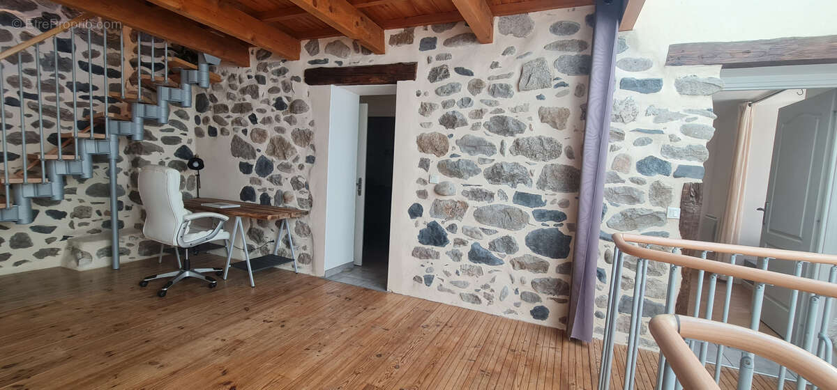 Maison de ville thermale - 95m2 plus terrasse toit 25m2 - plus garage et cave plain-pied - parfaite location - photo 4