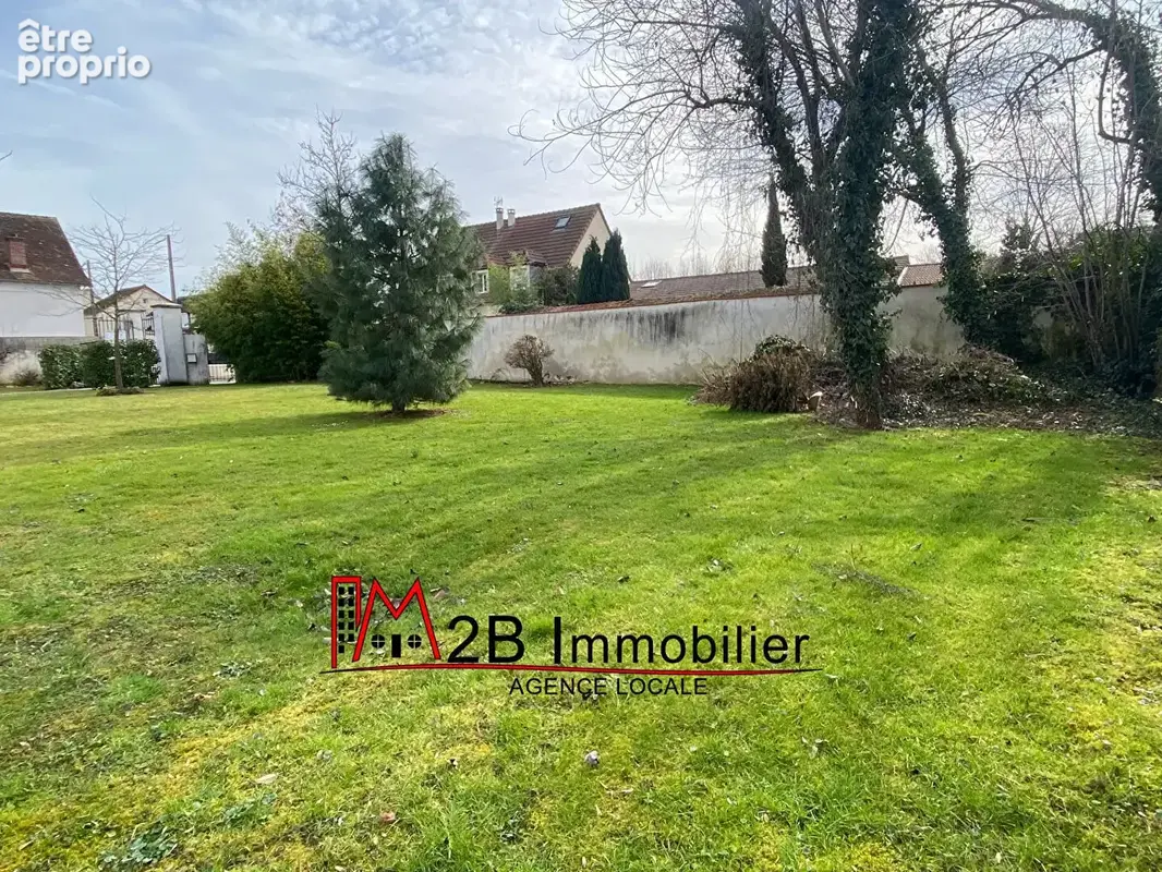 Photo Terrain à Torcy au prix de 275 000€
