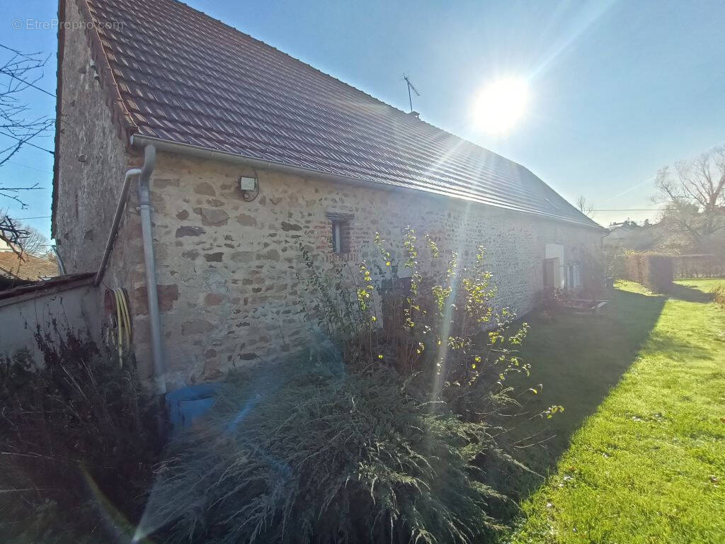 Maison à MONTMARAULT