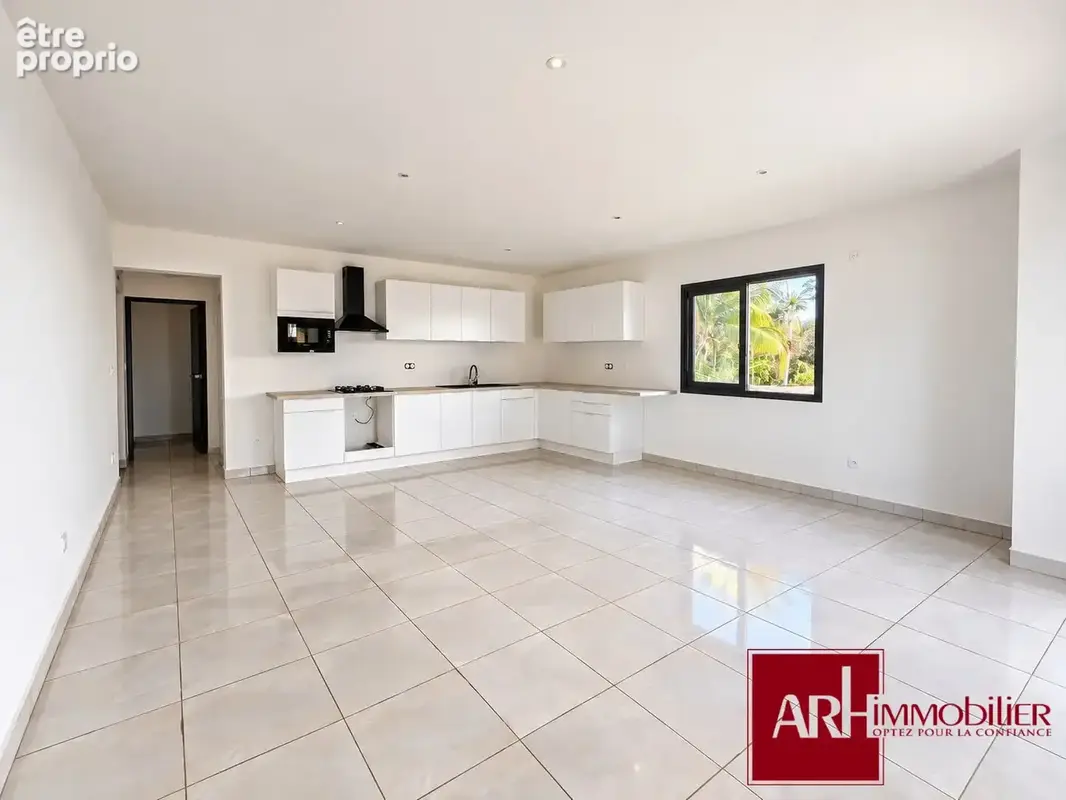 Maison 5 pièces 96 m² à vendre à Le Tampon (97430) - photo 3