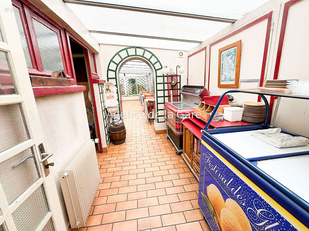 Commerce à HOUILLES