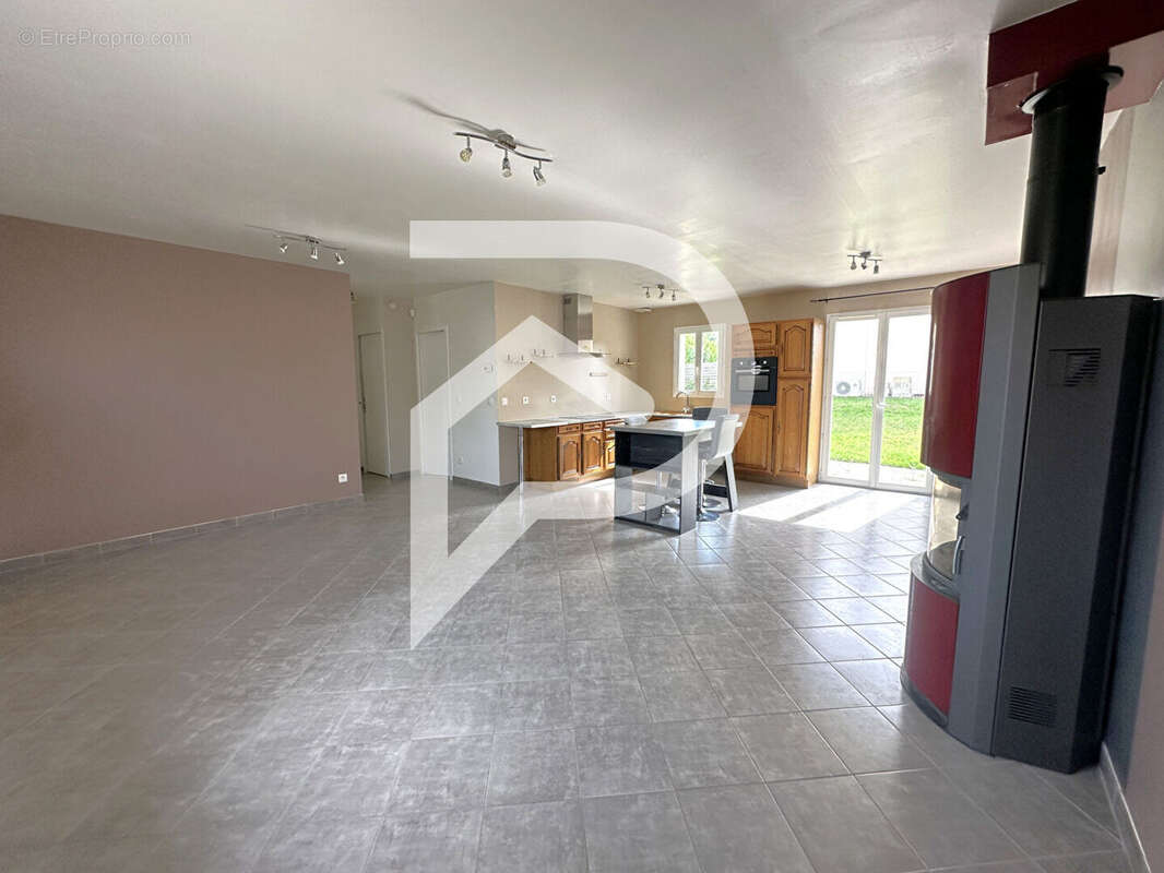 Maison à LA CHAUSSEE-D&#039;IVRY