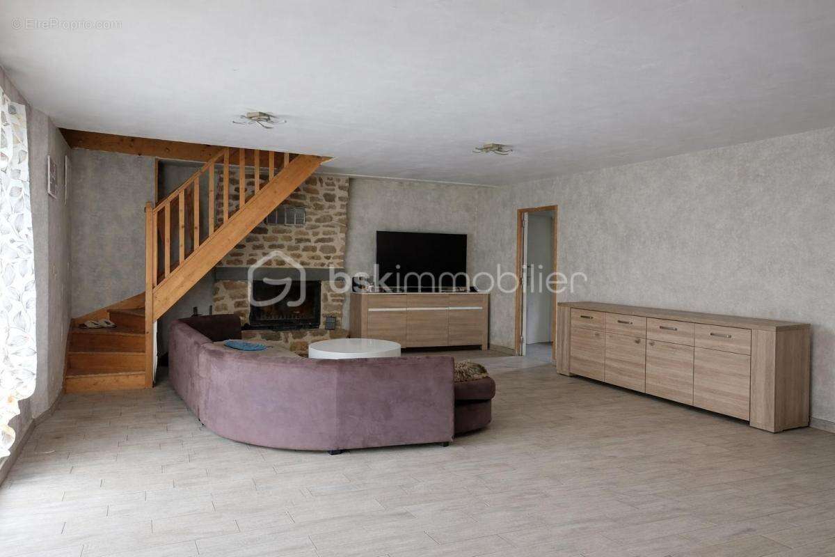 Maison à SAINT-MARTIN-DE-LANDELLES