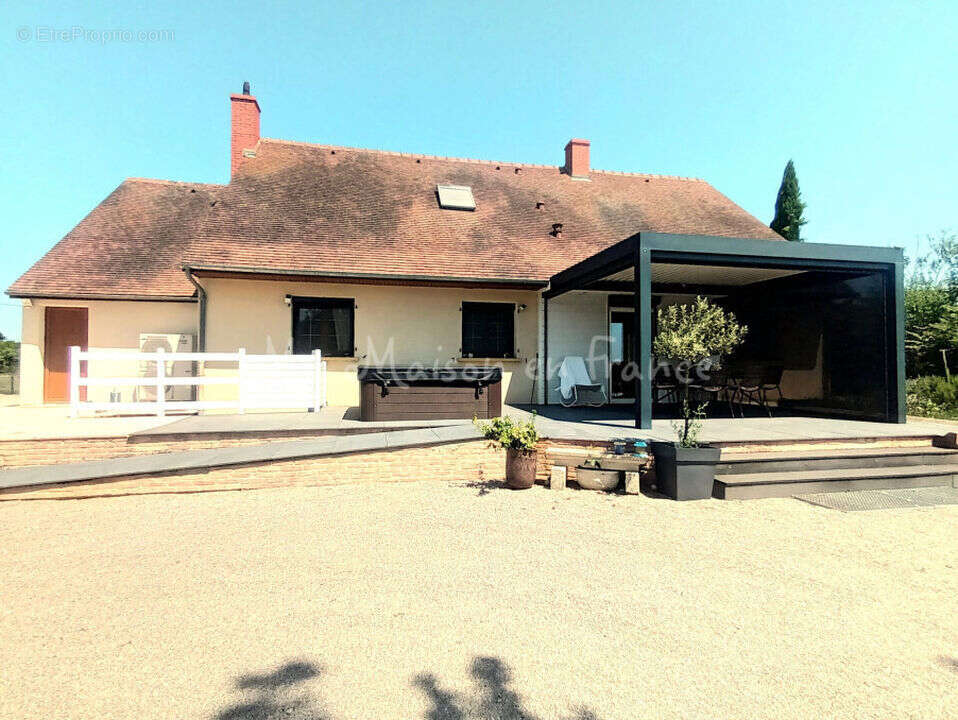 Maison à VARENNES-SUR-ALLIER
