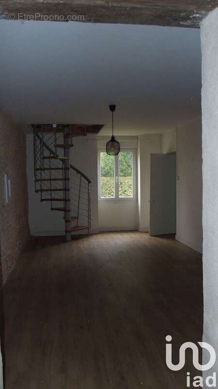 Photo 8 - Maison à USSON-DU-POITOU
