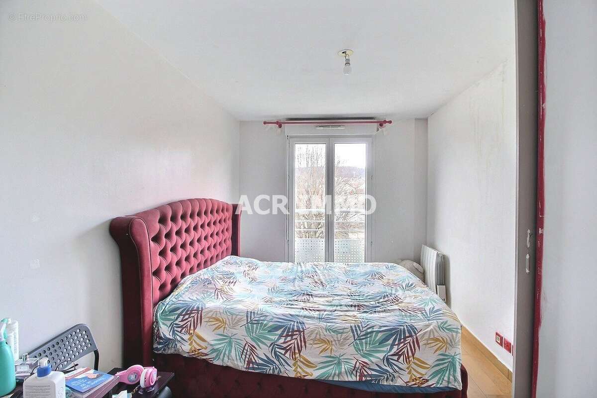 Appartement à CHANTELOUP-LES-VIGNES
