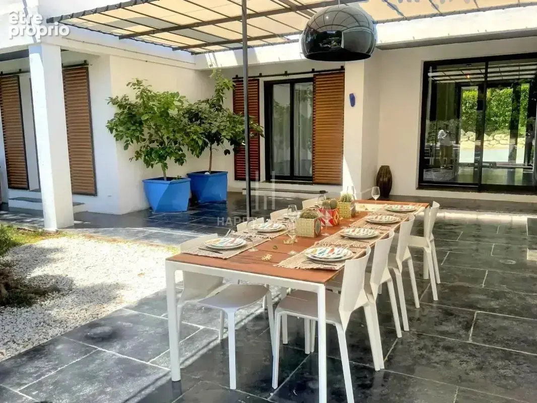 Superbe propriété aux prestations contemporaines, beaux volumes et piscine chauffée - photo 19