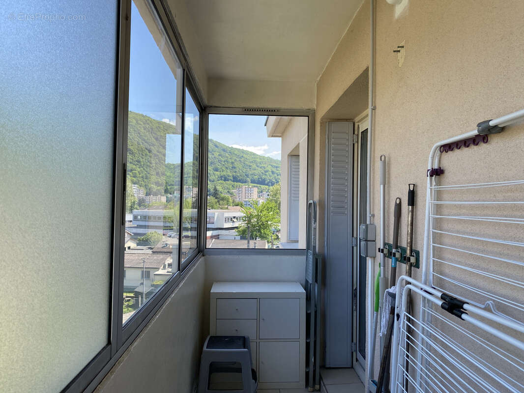 Appartement à SAINT-MARTIN-D'HERES
