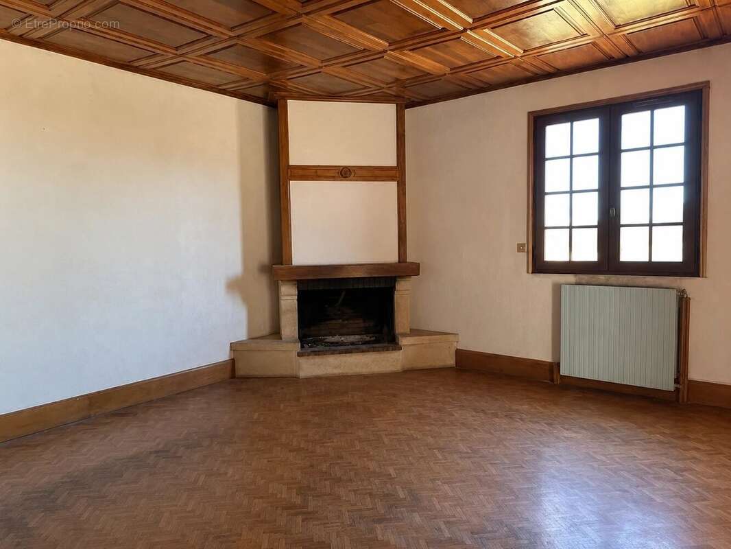 Maison 103 m² à Chabanais  - photo 4