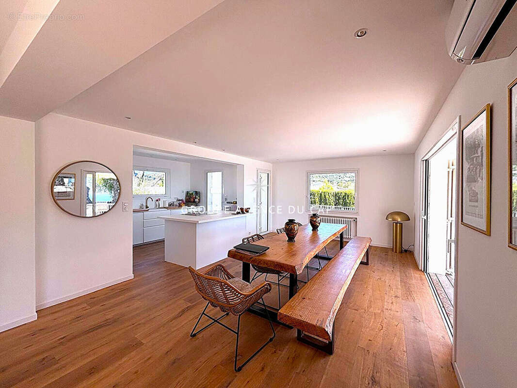 Maison à LES ISSAMBRES