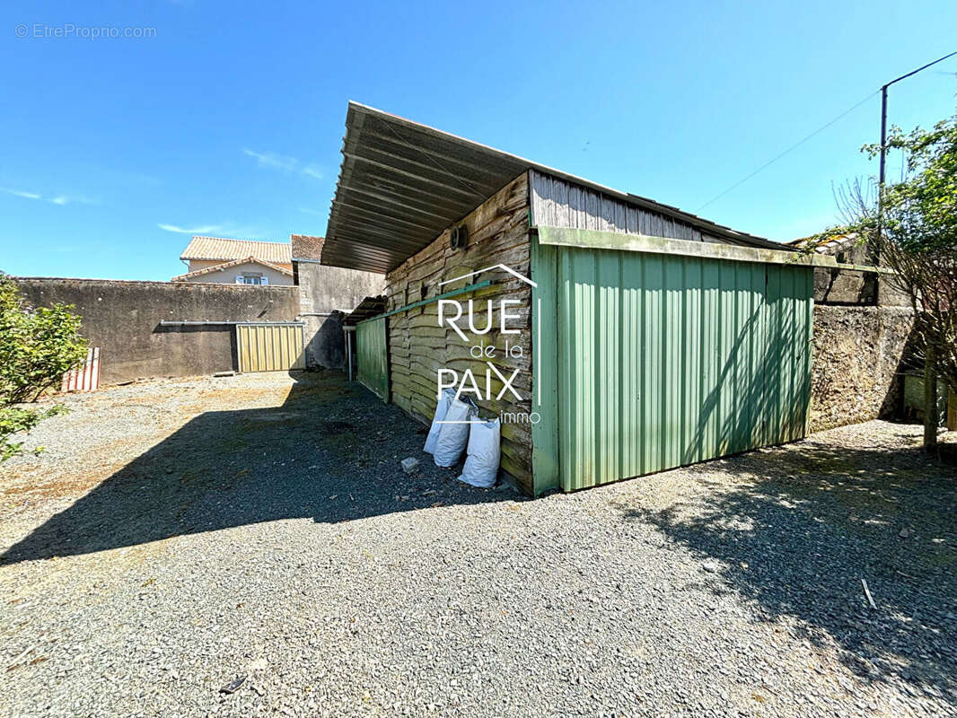 Maison à SAINT-GERMAIN-DE-LONGUE-CHAUME