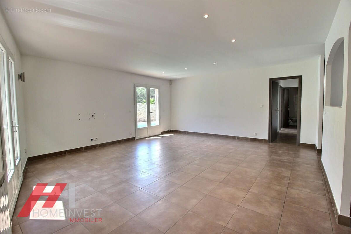 Rez-de-Villa de plain-pied T3/4 de 84 m2 avec piscine Chateau-Gombert / Palama - photo 3